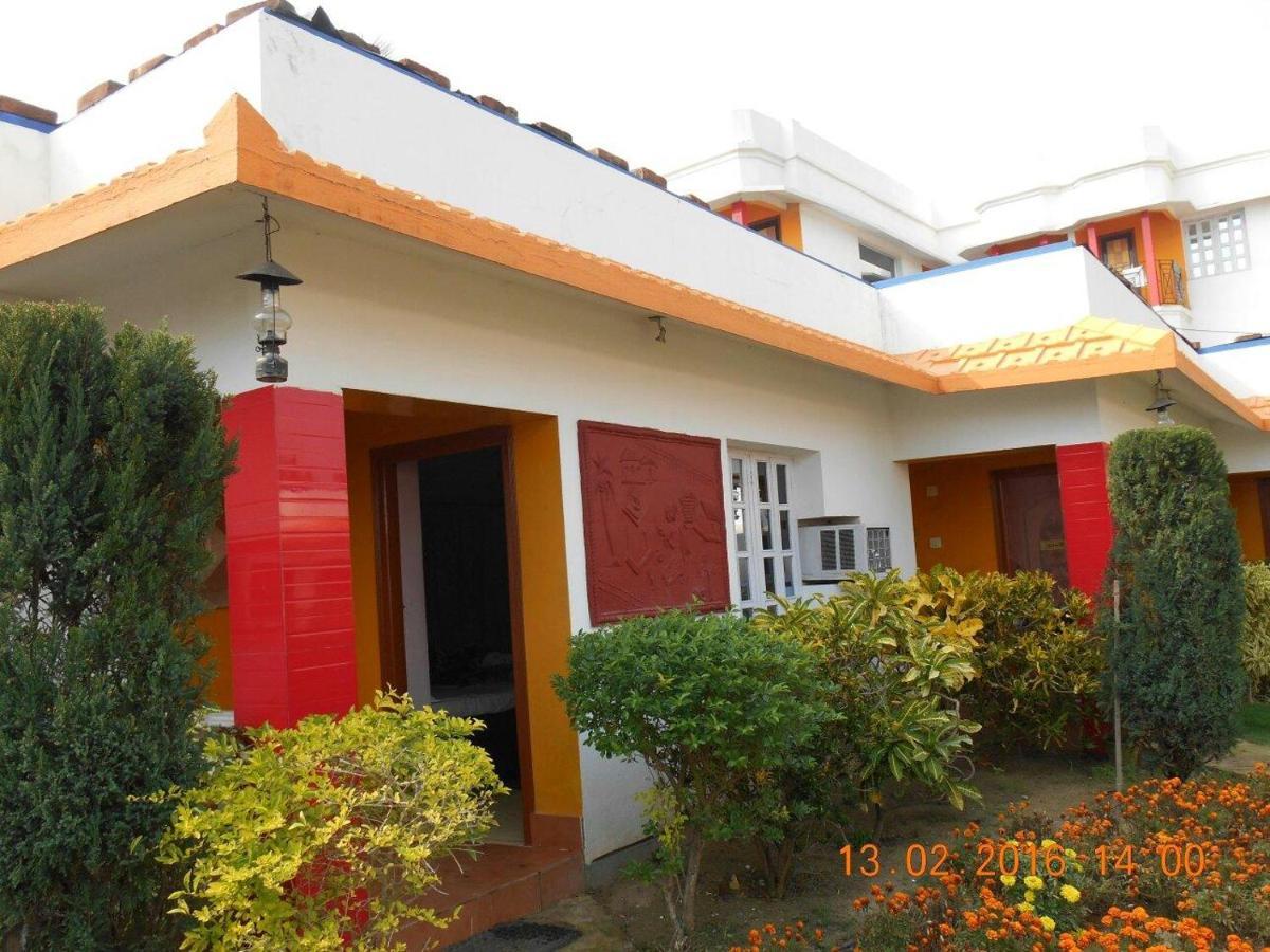 מנדרמוני Neel Nirjaney Resorts מראה חיצוני תמונה